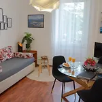 Cozy Central Apartment 3 Guests